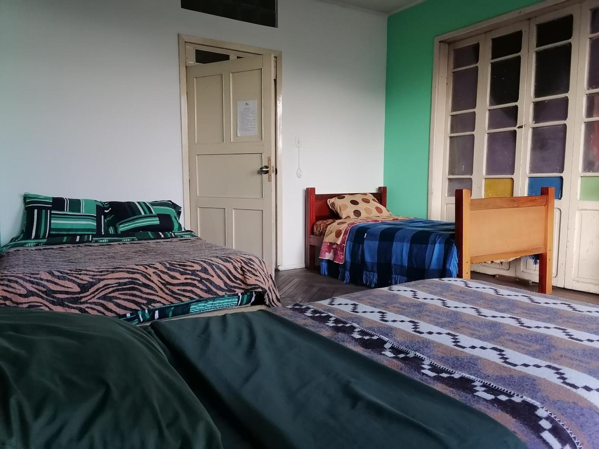 Latinos Brothers House Quito Room photo